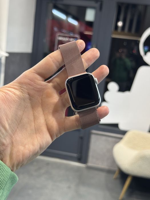 Used Apple Watch SE (2 покоління) 40mm Starlight