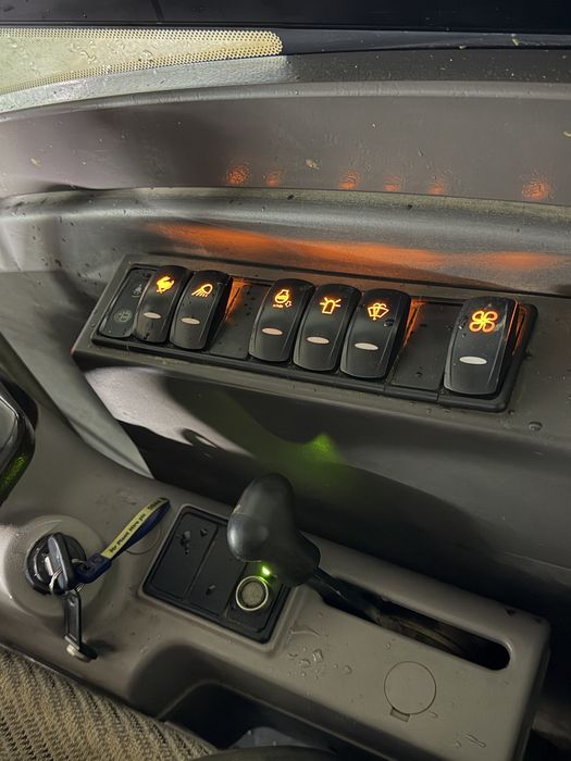 Гусеничний Мініекскаватор VOLVO EC27C