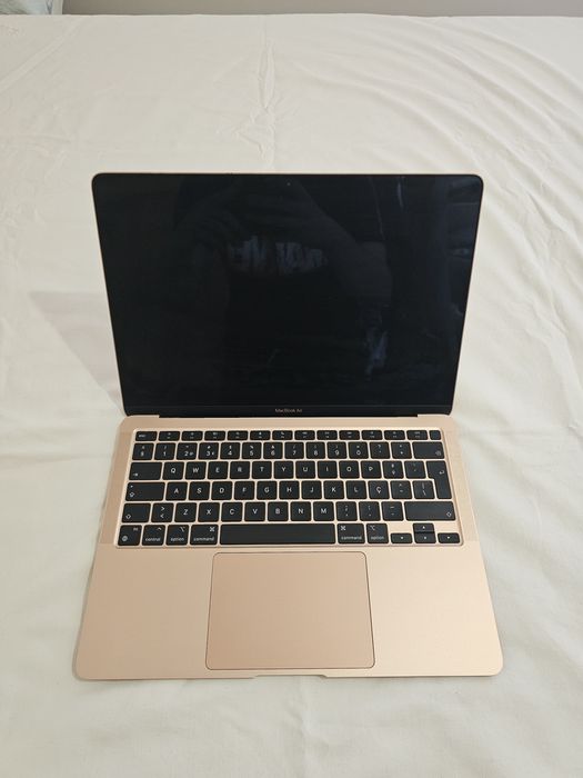 MacBook Air M1 2020 Dourado - 8GB 256GB