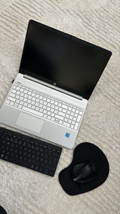 HP 15s Intel Core i3 11ª Geração | 8GB RAM | SSD 256GB | Kit Completo