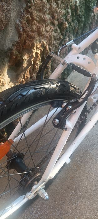 Bicicleta Criança Decathlon B'Twin 20" (Como Nova / Toda de Origem)