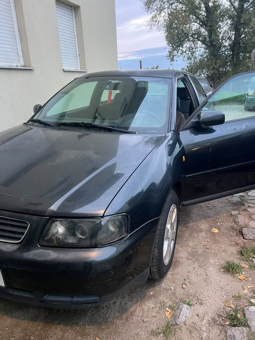 Vendo Audi  1.6 ano 99