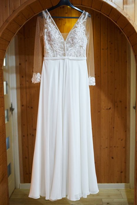 Suknia ślubna - z lekkimi rękawami