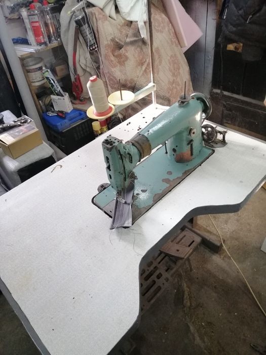 Промислова швейна машинка для тяжких тканин