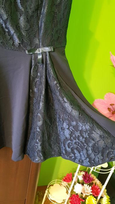 Piękna granatowa sukienka na ramiączkach