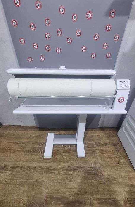 Magiel elektryczny Miele B 895 D | Funkcja pary | Szer.83cm