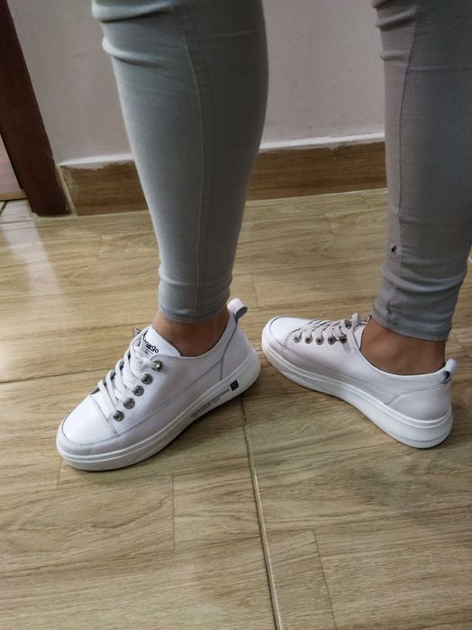 Стильные кеды женские