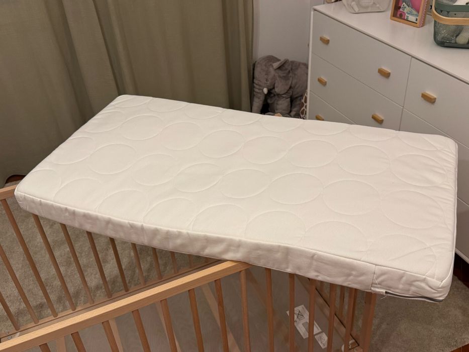 Berço com colchão - como novos - usados 1 mês