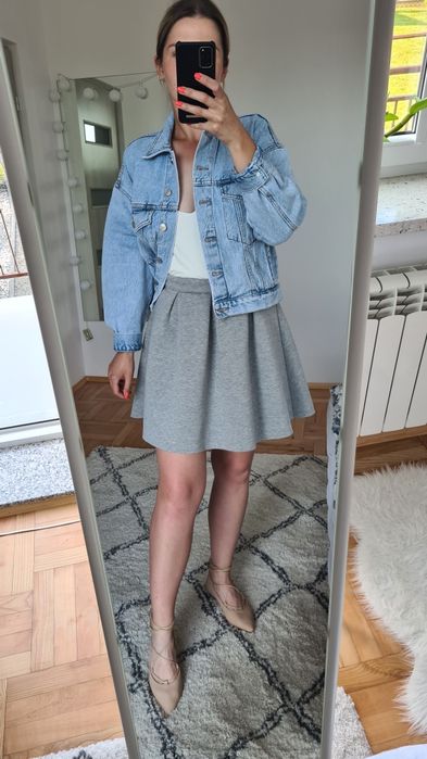 Szara rozkloszowana spódnica Reserved