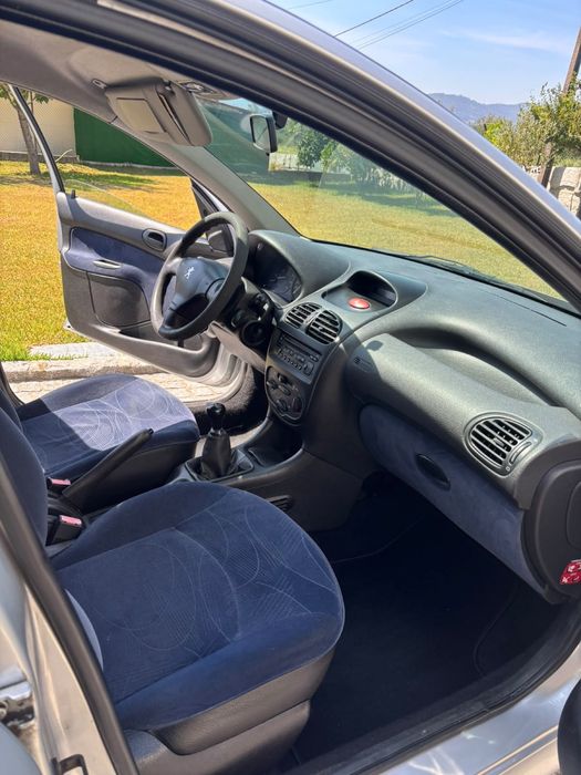 Peugeot 106 — fotografia 2