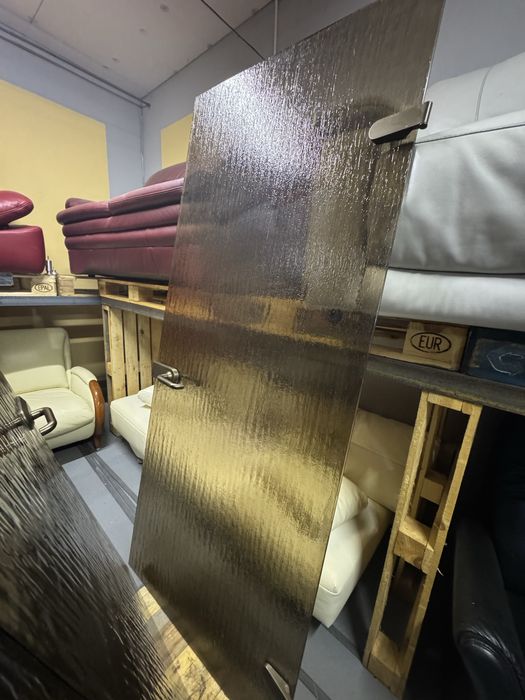 Скляні двері загатоване скло