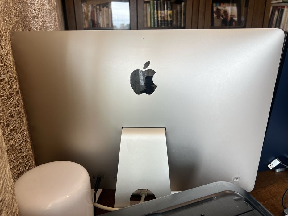 Apple iMac 21.5’ Late 2012 / 8 Gb RAM / 120 Gb SSD (моноблок)