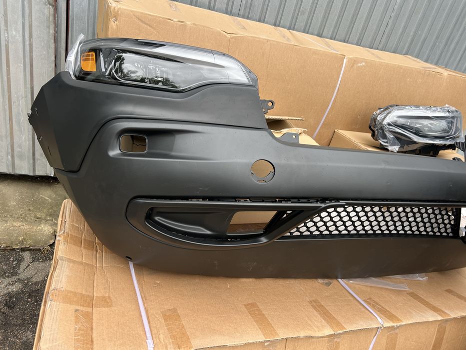 Бампер Jeep Cherokee 2018 trailhawk бампер чероки траилхавк