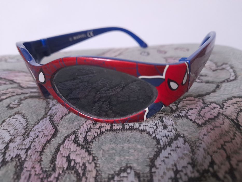 Okulary  przeciwsłoneczne  dziecięce  SPIDER-MAN .