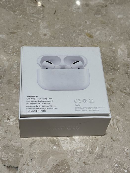 AirPods pro навушники