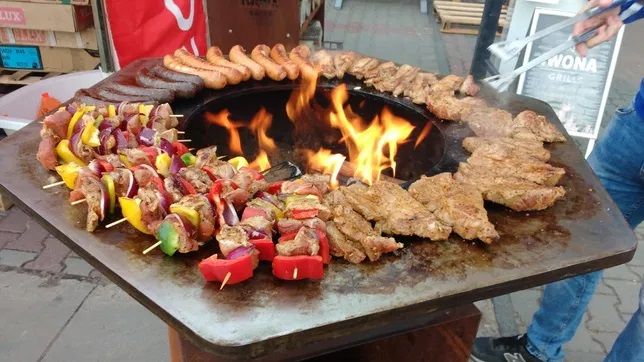 Profesjonalny grill ogrodowy opalany drewnem palenisko corten ruszt