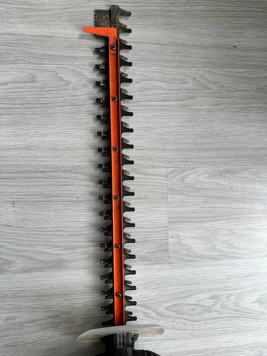 Електричний кущоріз BLACK+DECKER BEHTS401, 500W