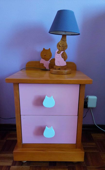 Quarto completo de menina de pinho maciço em excelentes condições