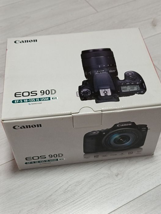 Фотоаппарат дзеркальний EOS 90D ef-s 18-135 is usm kit