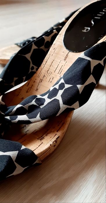 Okazja! Buty Unisa jak nowe r.39 + kopertówka z cekinami, stan idealny