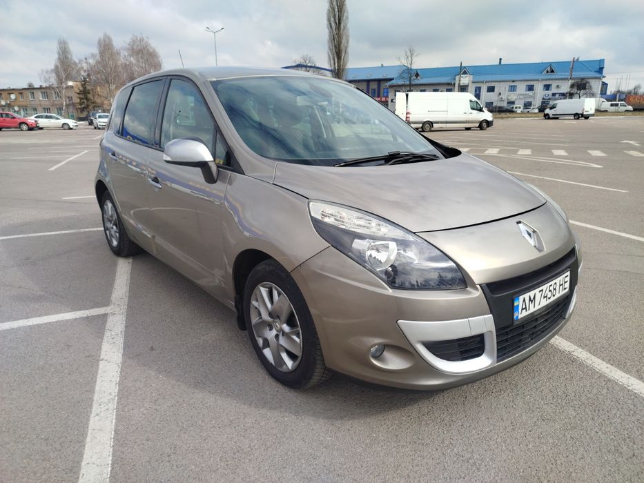 Рено Сценік 3 2011 рік