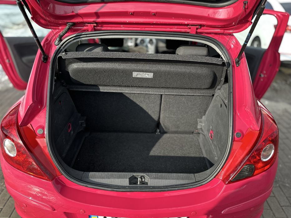 Opel Corsa 2013 року