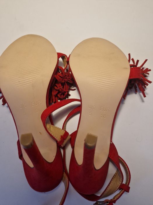 Sandałki czerwone szpilki