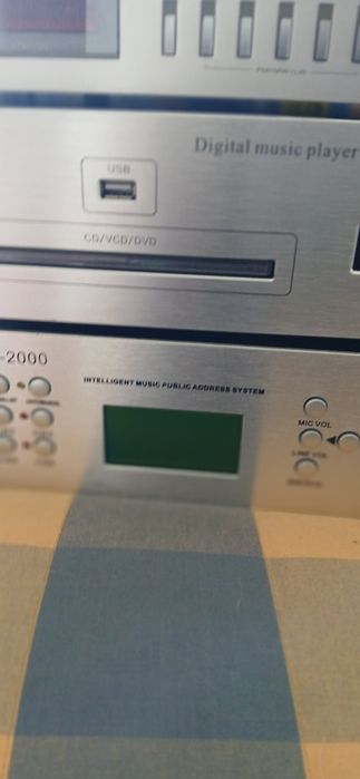 Betamax Sony usado e Amplificador + tuner novos com comando s