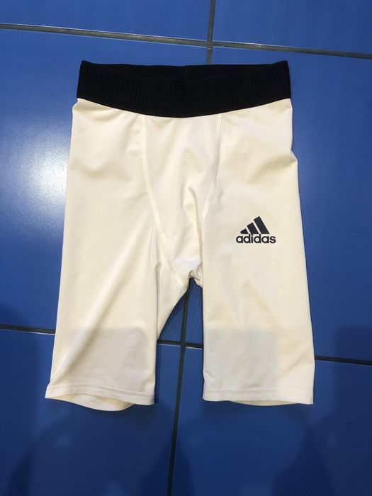 Компрессионные, термо шорты Adidas  climalite