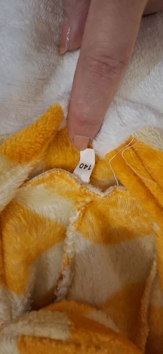 Piżama pluszowa żyrafa- kombinezon rozm. 140