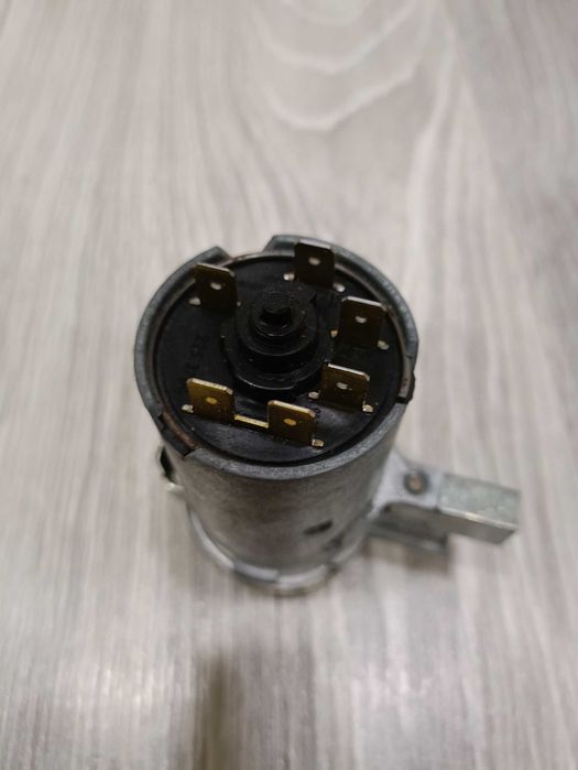 Продам комплект выклюатель зажигания 2101-3704000-11