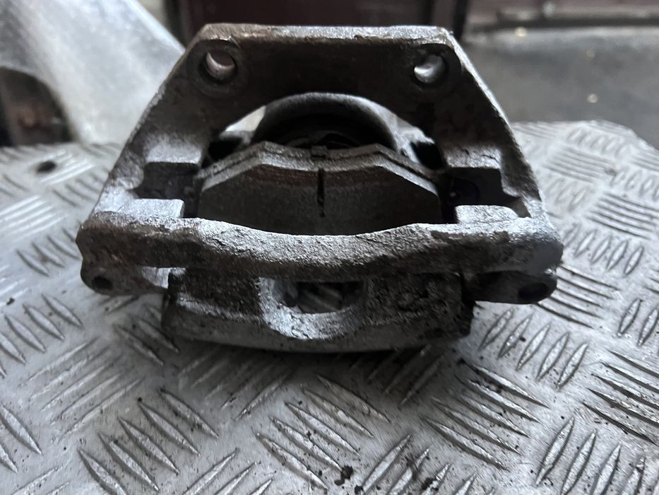 Суппорт передний ситроен немо citroen nemo