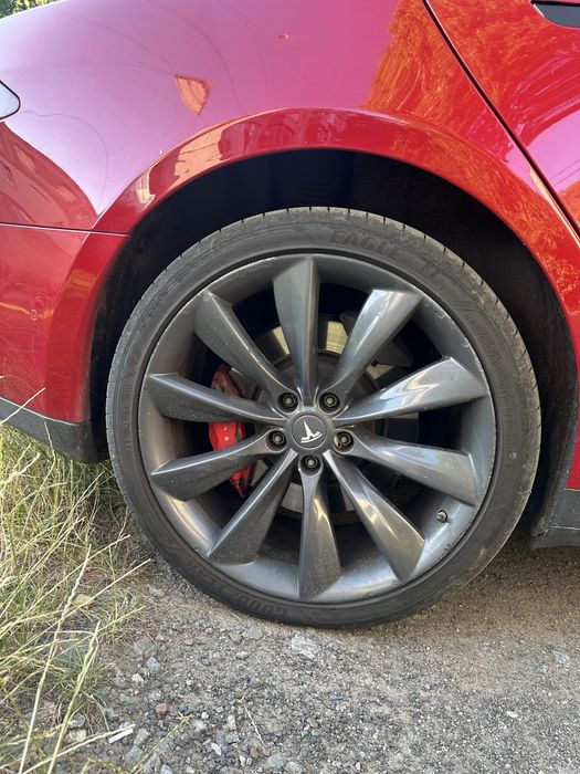 Tesla model s p90d