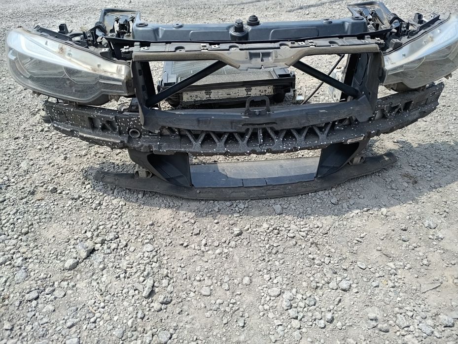 Pas przedni wzmocnienie czołowe belka chłodnice  BMW f30 f31  f32 f34 f36 M pakiet kompletny stan bdb