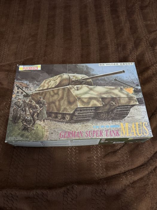 Model Dragon 1:35 German Super Tank MAUS (6007)