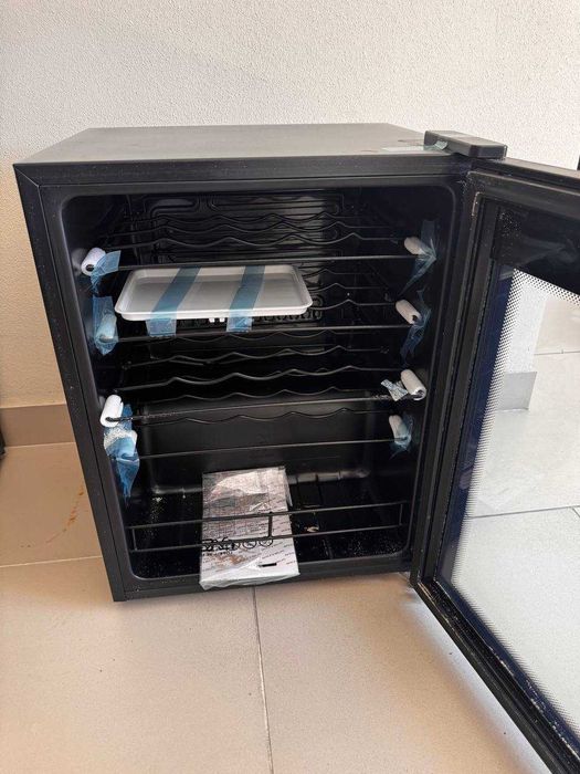 Винна шафа холодильник Grunhelm (на 14 і на 24 пляшки) нові в коробках