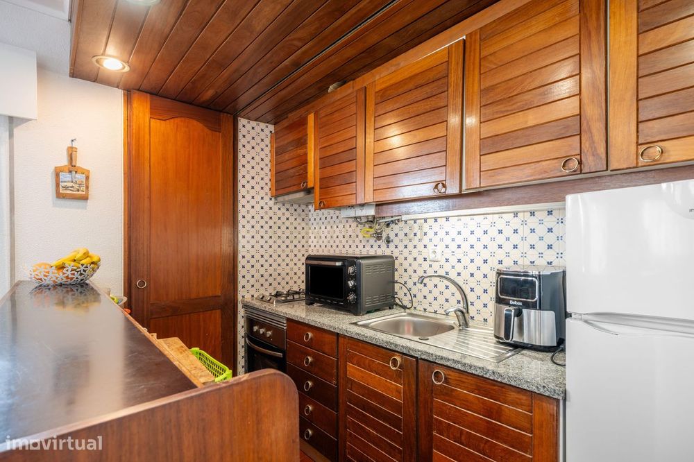 Apartamento T1 com varandas e vista mar no Parque das Amendoeiras — Vi
