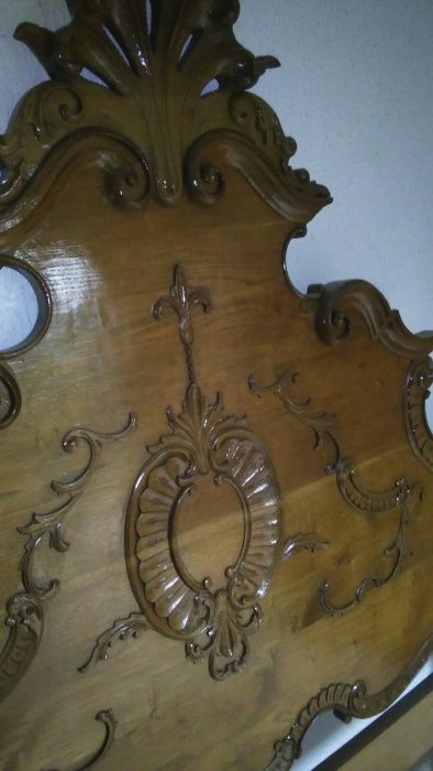 Cama casal Dão Pedro com mesas de cabeceira