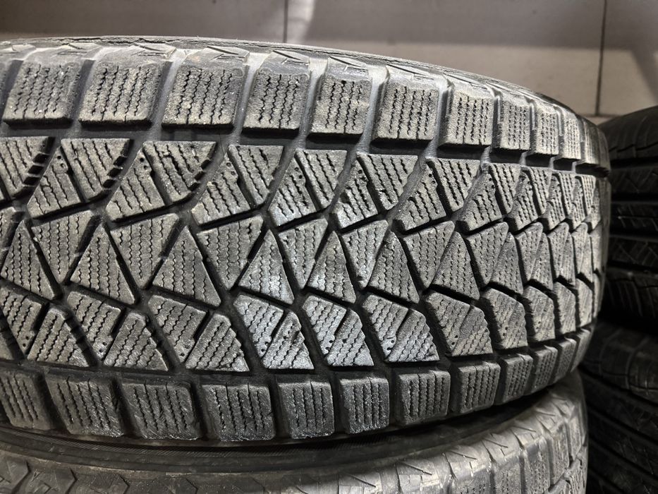 18 225/65 Bridgestone Blizzak DM-V2 шини зимові комплект