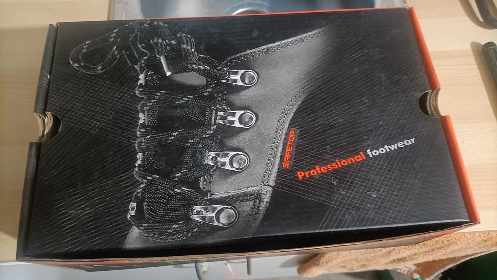 Sapatos segurança 43