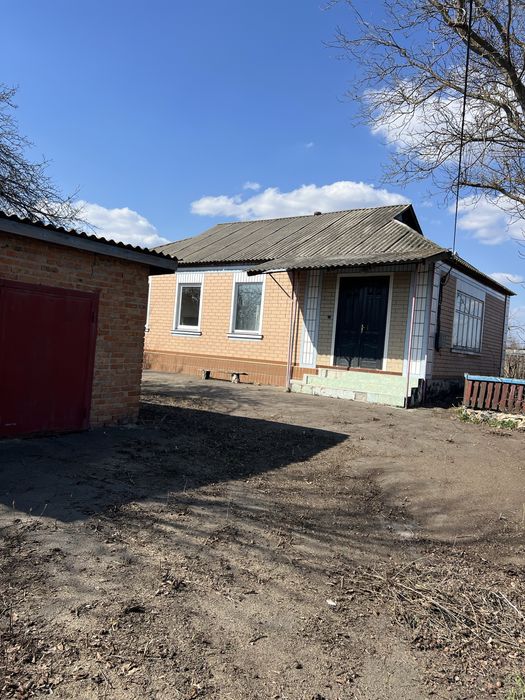 Продаеться будинок у центрі с. Онопріївка