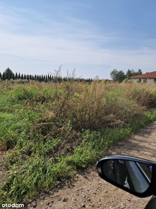 Działka budowlana 1798 m² z utwardzonym dojazdem