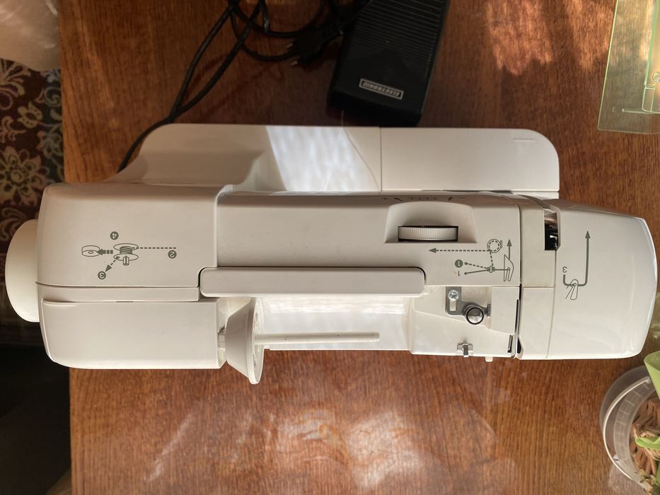 Машинка швейная Швейна машинка