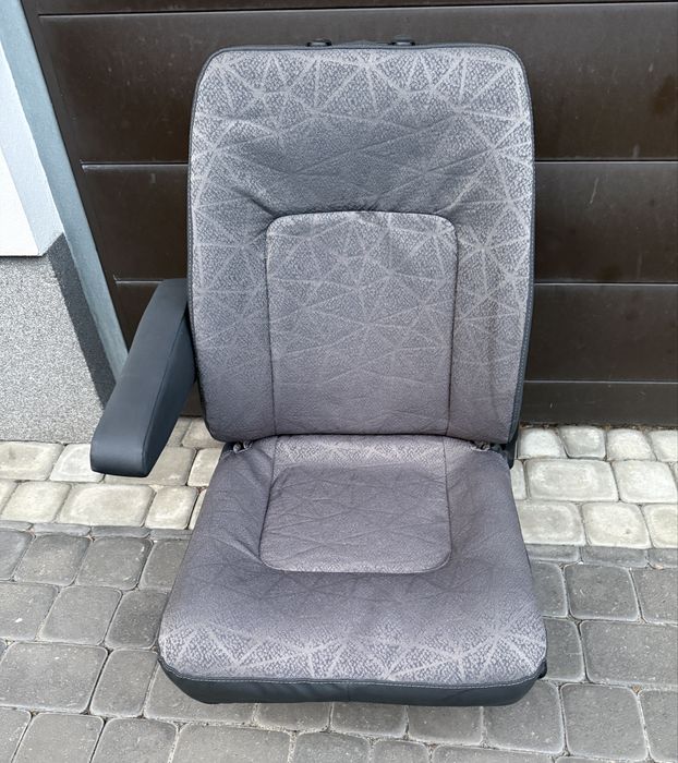 Fotel kierowcy Renault Mascott + podłokietnik  98-10rok