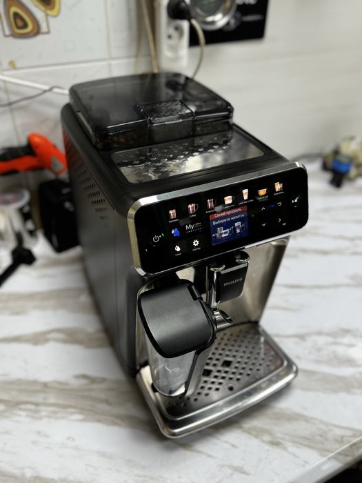 Зернова кавоварка Philips latte go 5400 супер стан