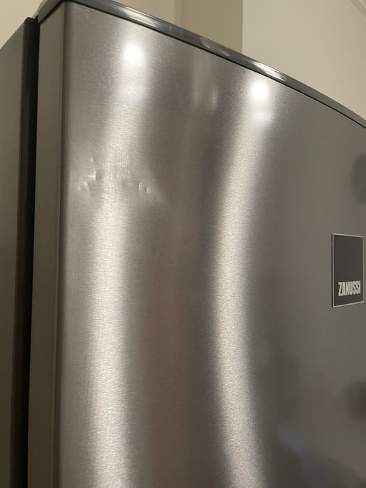 Холодильник zanussi