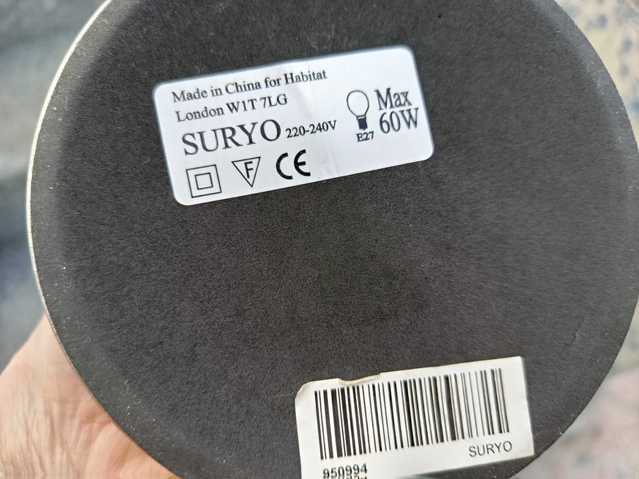 Candeeiro de mesa e suporte de garrafa