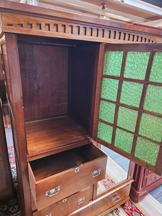 Roupeiro antigo - óptimo estado geral