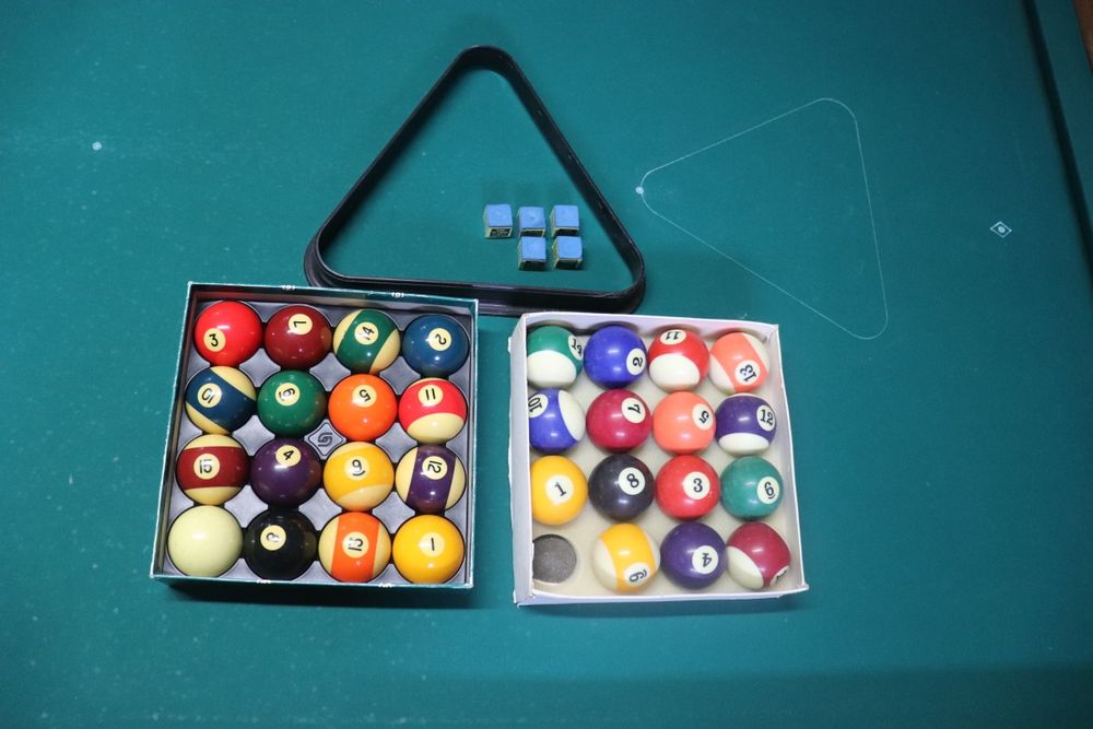 Mesa de snooker e acessórios