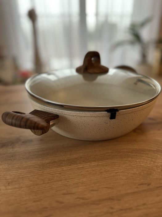 Patelnia głęboka nieprzywierająca ambitiona nature 28 cm z pokrywką